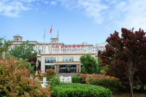 Tianyi Wenquan Huayuan Hotel - Parking