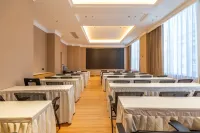 Yizhi Hotel (Tianshui South Railway Station Shengda Plaza Branch) - Parking