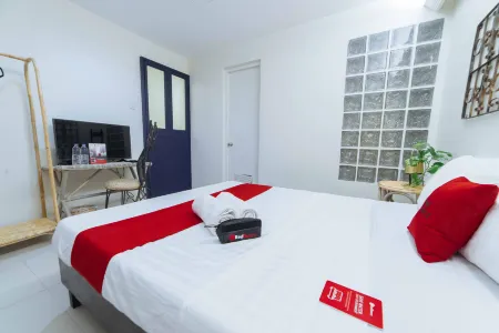 RedDoorz @ Ledesco Avenue Lapaz Iloilo