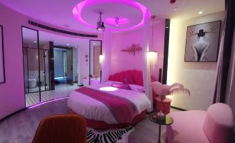 Xuanwei Hi Dream Light Luxury Hotel (North Passenger Transport Station Meihuan Park Branch)