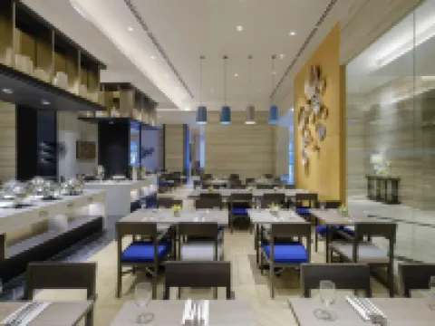 사보이 호텔 막탄 세부, 뉴타운 비치 근처 세부 호텔