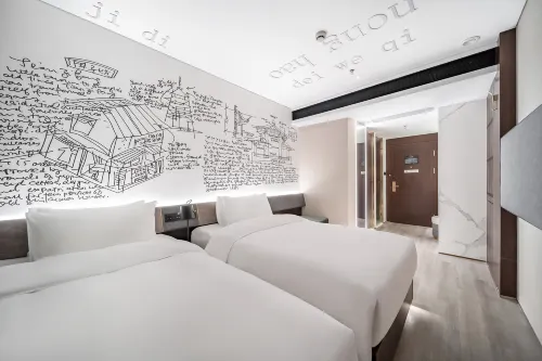 Jinglai Hotel Light Luxury (Shanghai Bund Joy City Branch) Hotel di Shanghai