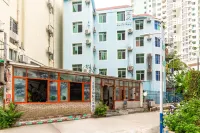 Blue Sky International Youth Hostel (Sanya Dadonghai) Hotels in 