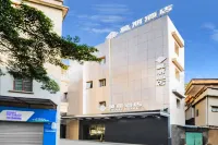 Moli Hotel (Guangzhou Yongqingfang Zhongshan 8th Road Subway Station) Hotels near Pantang Historical District