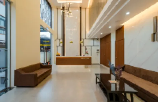 THE EMPIRE Hotels near Ham Ninh