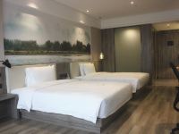桂林高铁北站亚朵酒店 - 几木双床房