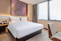 IU hotel(Chongqing Tiaodeng Industrial Zone Store) Hotels near Huayan Zhiyuan Fuwu Theme Park
