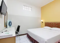 Hotel Palem Hôtels à : Andir