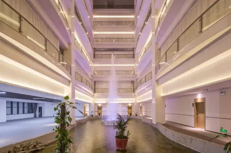 City Comfort Inn Hotel (Laibin Xincheng) Отели рядом с достопримечательностью «Motu Tusi Yamen - Tongtian Temple»