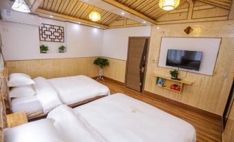 Furong Town Shunyilou Inn