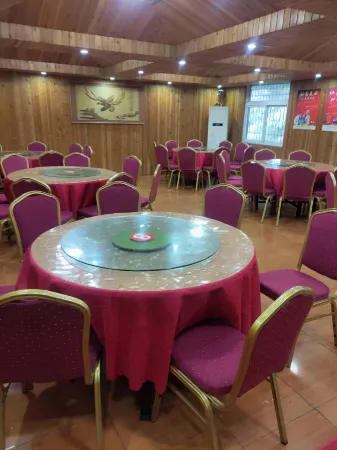 Xiandao Lake Xianlong Island Homestay Отели рядом с достопримечательностью «Xiandaohu Xianhu Gallery»