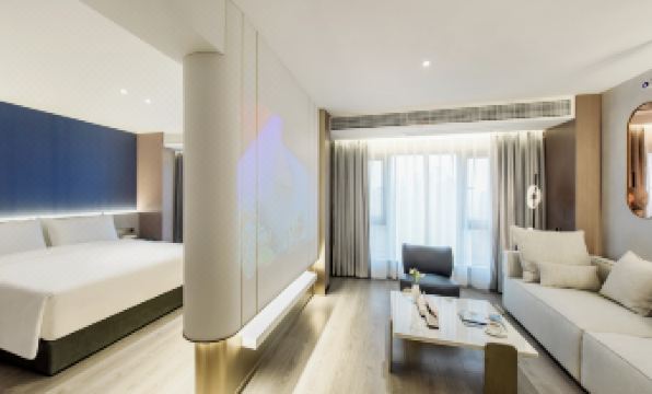 Kuanrong Suites Hotel (Liangjiang love sea shopping park)