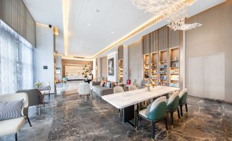 Atour Hotel of Zhuhai Tangjiawan University Town GT Plaza