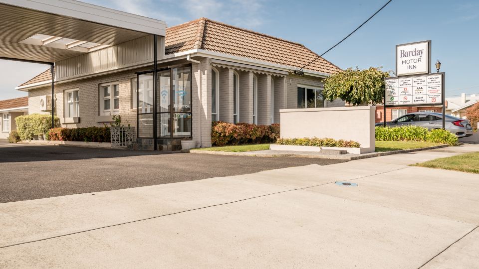 Barclay Motor Inn