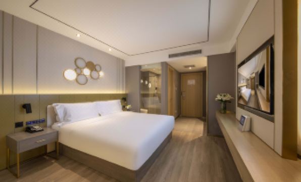 Orange Hotel (Nanjing South Railway Station Baijiahu)