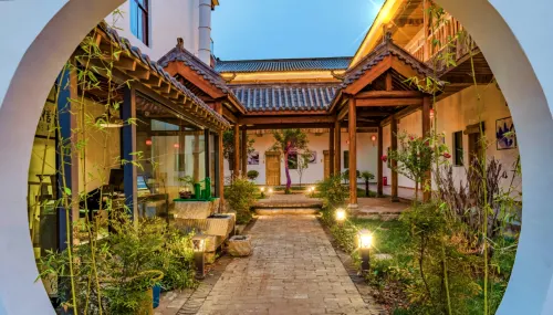Floral Hotel · Yuntaishan Oxygen Bar Hotel (Shore service area store) - Wifi