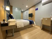 Jixiang Apartment (Shenzhen Chiwei Subway Station)