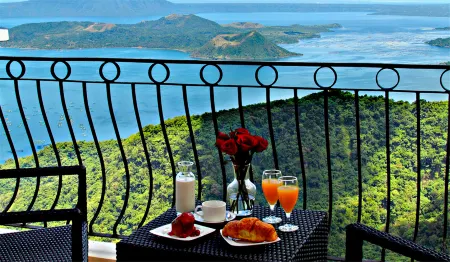 The Lake Hotel Tagaytay Отели рядом с достопримечательностью «Тагайтай»