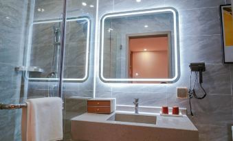 Jiaxi International Hotel (Shenzhen Bao'an Airport Gushu Subway Station Store)