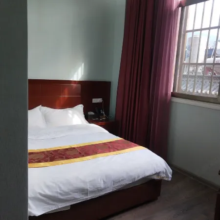 Changning Baolu Business Hotel