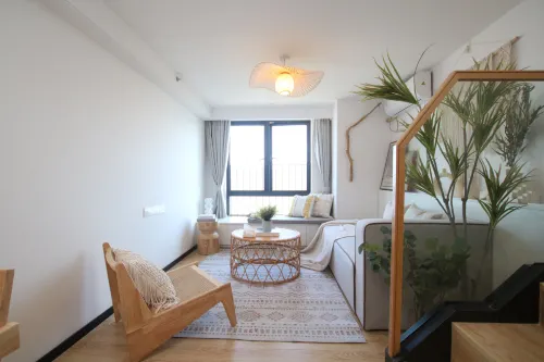 Yumi Apartment (Dinghu Mountain Light Rail Station)