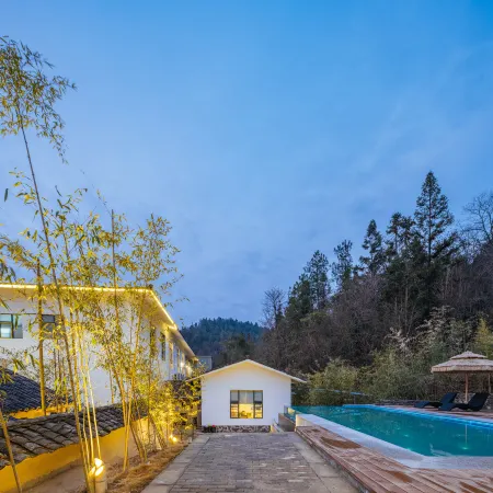 Floral Hotel·Lichuan Fanshe Craftsmanship Hot Spring Hotel