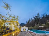 Floral Hotel·Lichuan Fanshe Craftsmanship Hot Spring Hotel - Uima-altaat