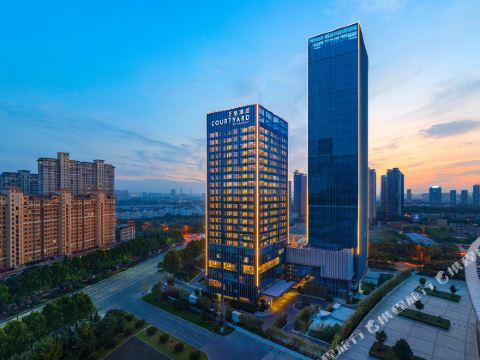 Courtyard by Marriott Luoyang