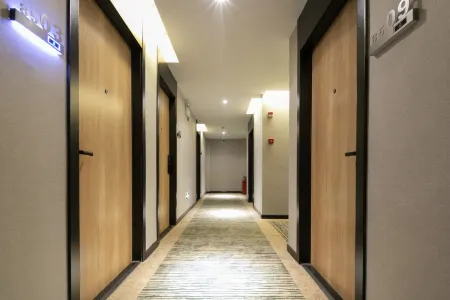 GreenTree Inn Business Hotel (Zhongxiang Zhongbai Plaza Bus Station Branch) Отели рядом с достопримечательностью «Xianling Mausoleum»