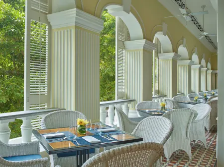 Artyzen Grand Lapa Macau Отели рядом с достопримечательностью «Руины Святого Павла»