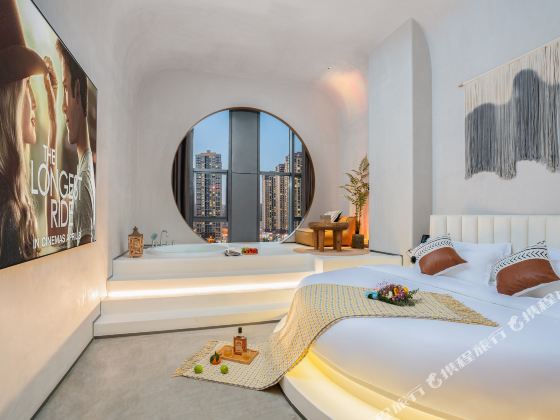 18 Degrees Smart Hotel(Kunming Vanke Charming City Guangwei Metro Station)