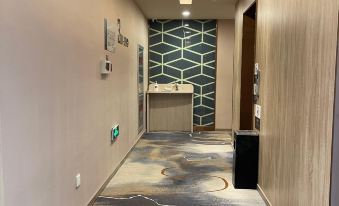 Grace Inn Hotel (Jinan Laiwu Pengquan East Avenue Yufeng Jiayuan)