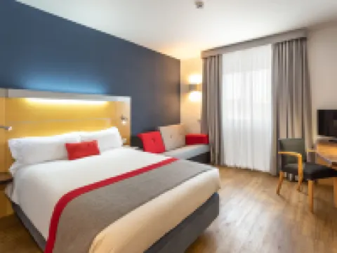Holiday Inn Express LISBON - OEIRAS by IHG Hotels near Praia de Santo Amaro