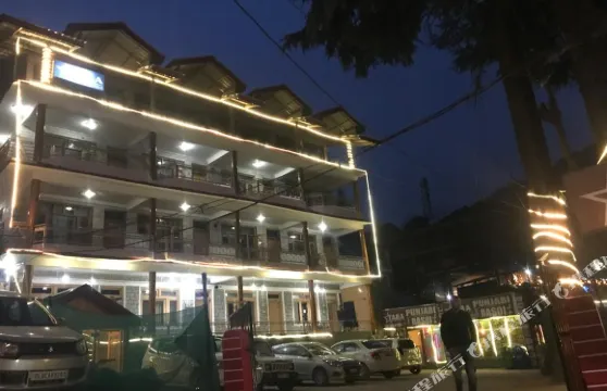 布魯克斯，馬拉里