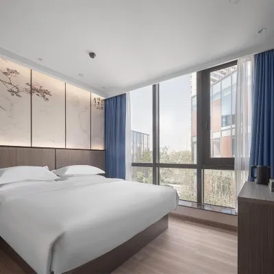 Yaqi Hotel (Ningbo Beilun Meishan Island) Hotels near Ningbo University (Meishan Campus)