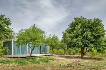 Stray Birds Hotel Отели рядом с достопримечательностью «Desert Escalator»