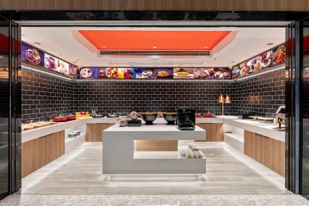 Ibis Hotel (Dongguan Qifeng Park Subway Station) Отели рядом с достопримечательностью «CPC Dongguan Party School of CPC»