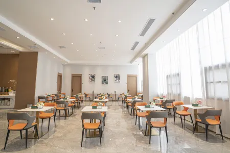 Wanmao Jiahua Hotel(Century Avenue)