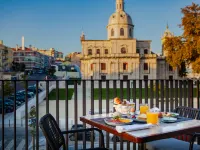 Wine & Books Lisboa Hotel Отели рядом с достопримечательностью «Башня Торре-де-Белен»