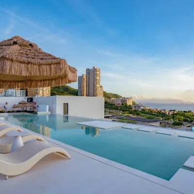 Xingshu Party Villa (Huidong Xunliao Bay Jiuming Yuhai) Hotels near Hello UFO Infinity Pool