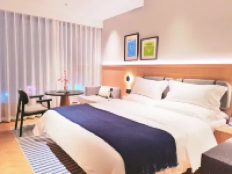 Weilu Hotel (Zhengzhou Jinshui Road Yanzhuang Metro Station Branch)