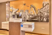 Glasgow (Hamilton) Hotels in Hamilton