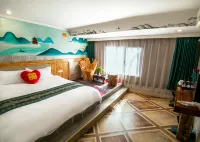 Home Inn Huayi Hotel (Wudangshan Jingqu Rukou Road) Hotels in Danjiangkou