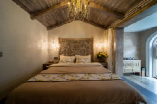 Anshun Huangguoshu Fantutunbao Culture Homestay