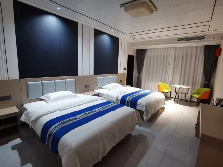 Jiyuan Beike Express Hotel (Jiyuan Vocational and Technical College) Отели рядом с достопримечательностью «Huanghe Institute of Technology»