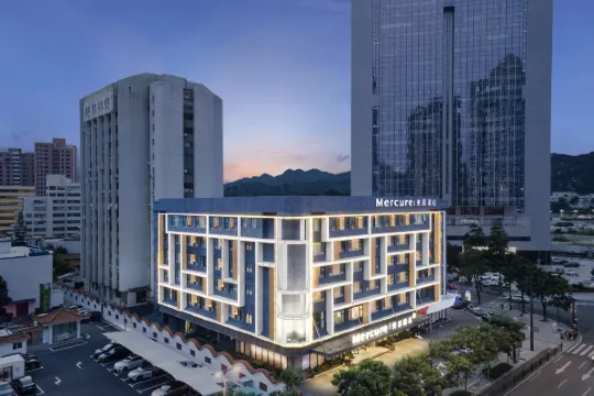 珠海情侶路海浜プールMercureホテルの外観の様子