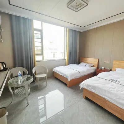 Qujing Yuanxuan Hotel Отели рядом с достопримечательностью «Xianglu Mountain»