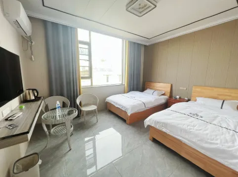 Qujing Yuanxuan Hotel