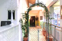 Desert Island Rose Antique Homestay (Leshan Shihao Plaza High-speed Railway Station)