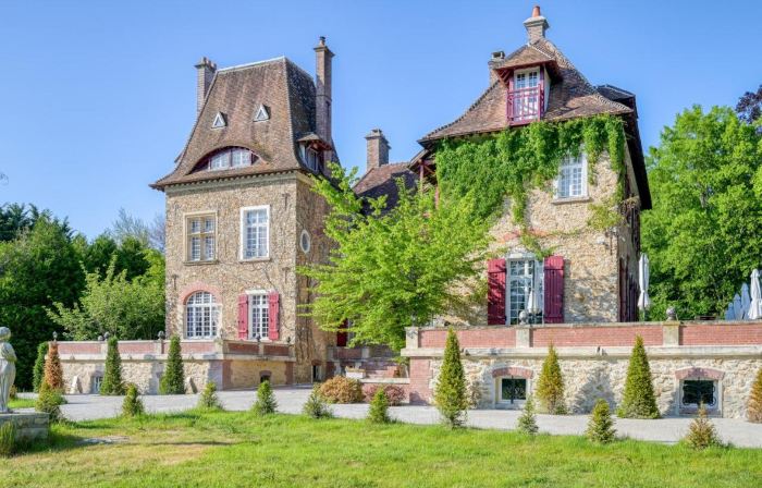 Le Petit Château de Barbizon au Bois du Mée